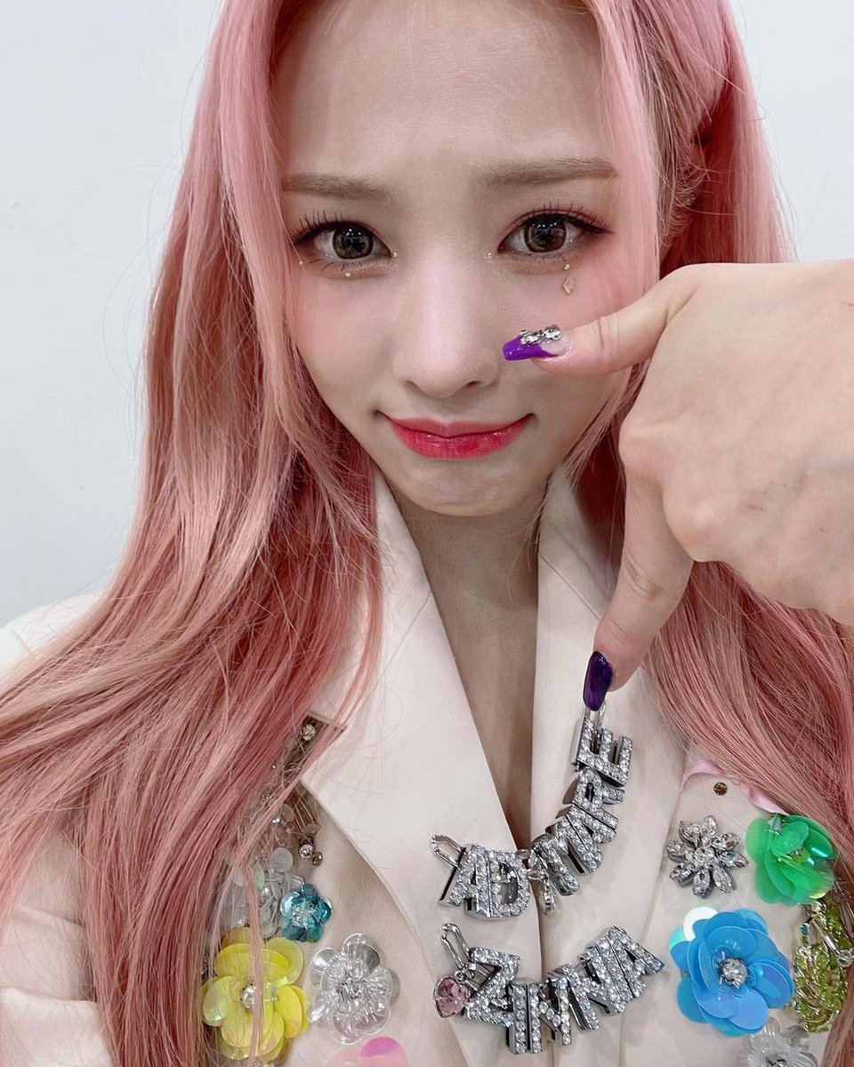 urfairyverse's tweet image. bien asterik en la #𝐜hr𝕚stmā𝕤ーsᥱa𝐬o͜͡n porque los #fo͜͡revᥱr·𝕥u𝕟ēs se merecen estar en mi playlist de canciones favs y el #𝐬āvagᥱ가다·rēt𝕦rn me hizo sentir demasiado orgullosa de @savegecore. ¡felicidades por su regreso, bebés! 

bu𝕓𝕓lëgum ⋆˙⊹ ♡ #𝚖ęl