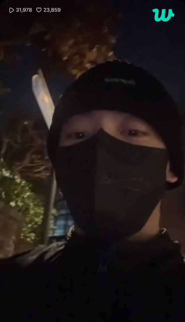 UniversBTS_'s tweet photo. 📍 THREAD de tradução da Weverse Live de Jungkook 

@BTS_twt https://t.co/M9cSGzLbzl