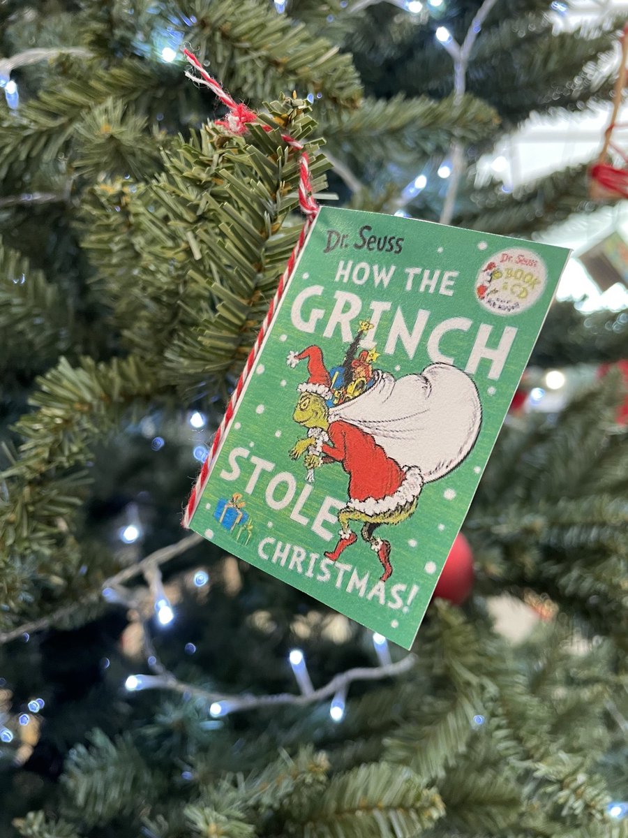 earmstronglib's tweet image. Loving our school Christmas book tree @CLV_ART