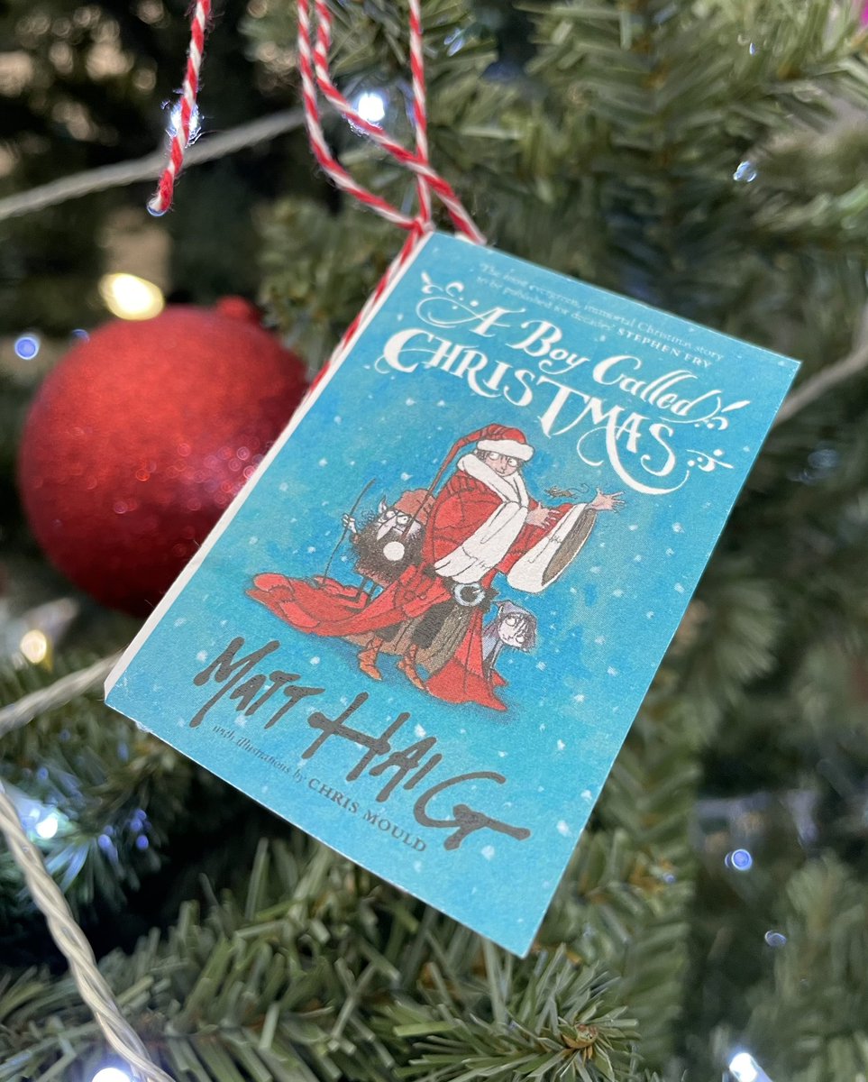 earmstronglib's tweet image. Loving our school Christmas book tree @CLV_ART