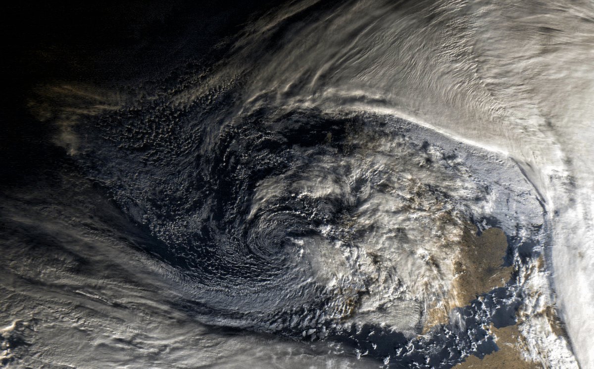 #MeteorM23 39º W @Nooelec #qfh @SDRPlay #rsp1a @aang254 #satdump, Pase matutino a baja elevación para mis condiciones. En estos momentos ⛅️por #Cantabria. Recorte soberbio sobre las #IslasBritánicas con la borrasca sobre #Ireland y unas texturas increibles al norte. Saludos!