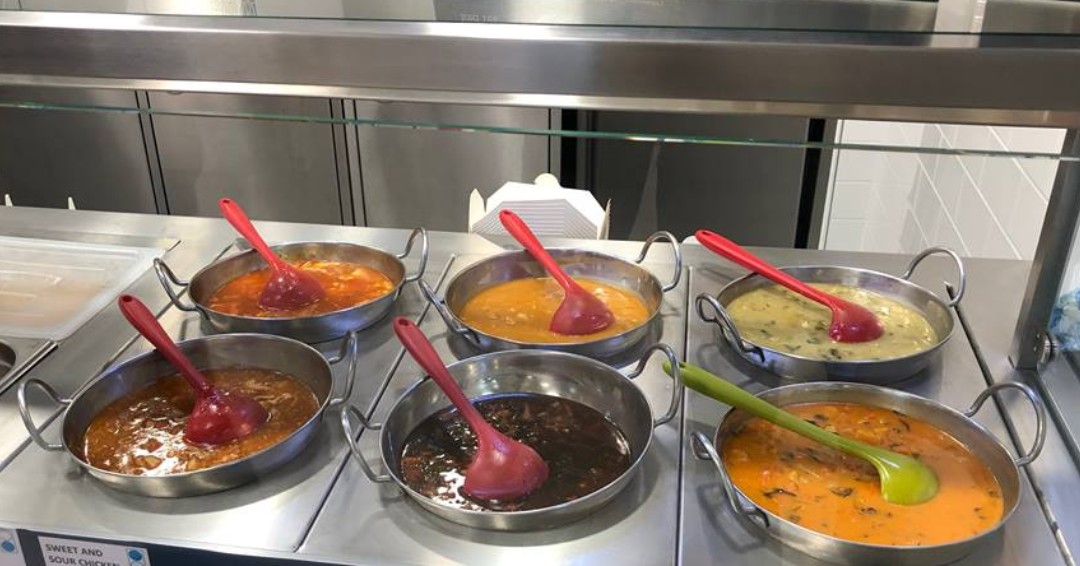 Our hot food selection looking rather saucy 😏🍛

#chowasianuk #noodles #asianfood #rice #takeaway #sweetchilli #thairedcurry #thaigreencurry #kastu