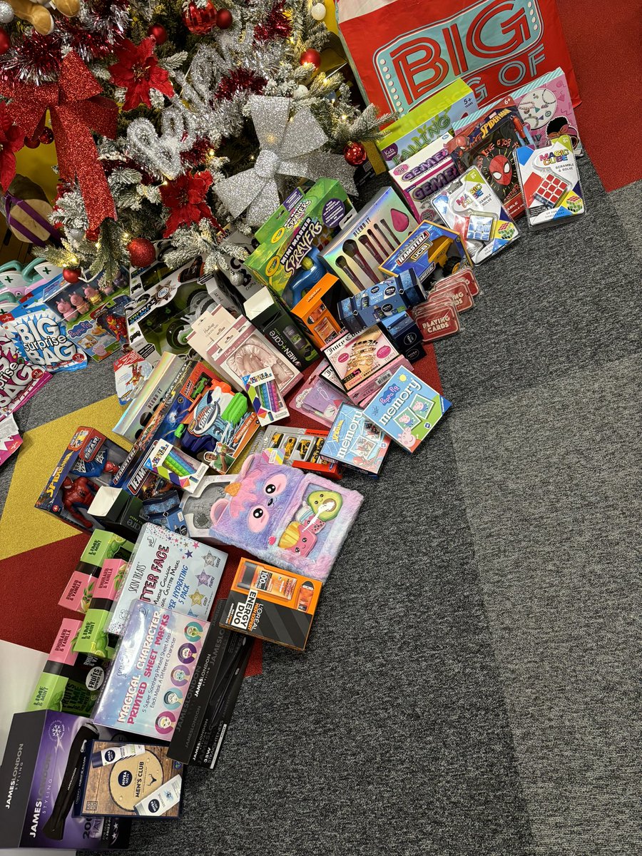 Amazing donations from @fulcrumhealth yesterday towards the @HaltonToyappeal 🎁🎄