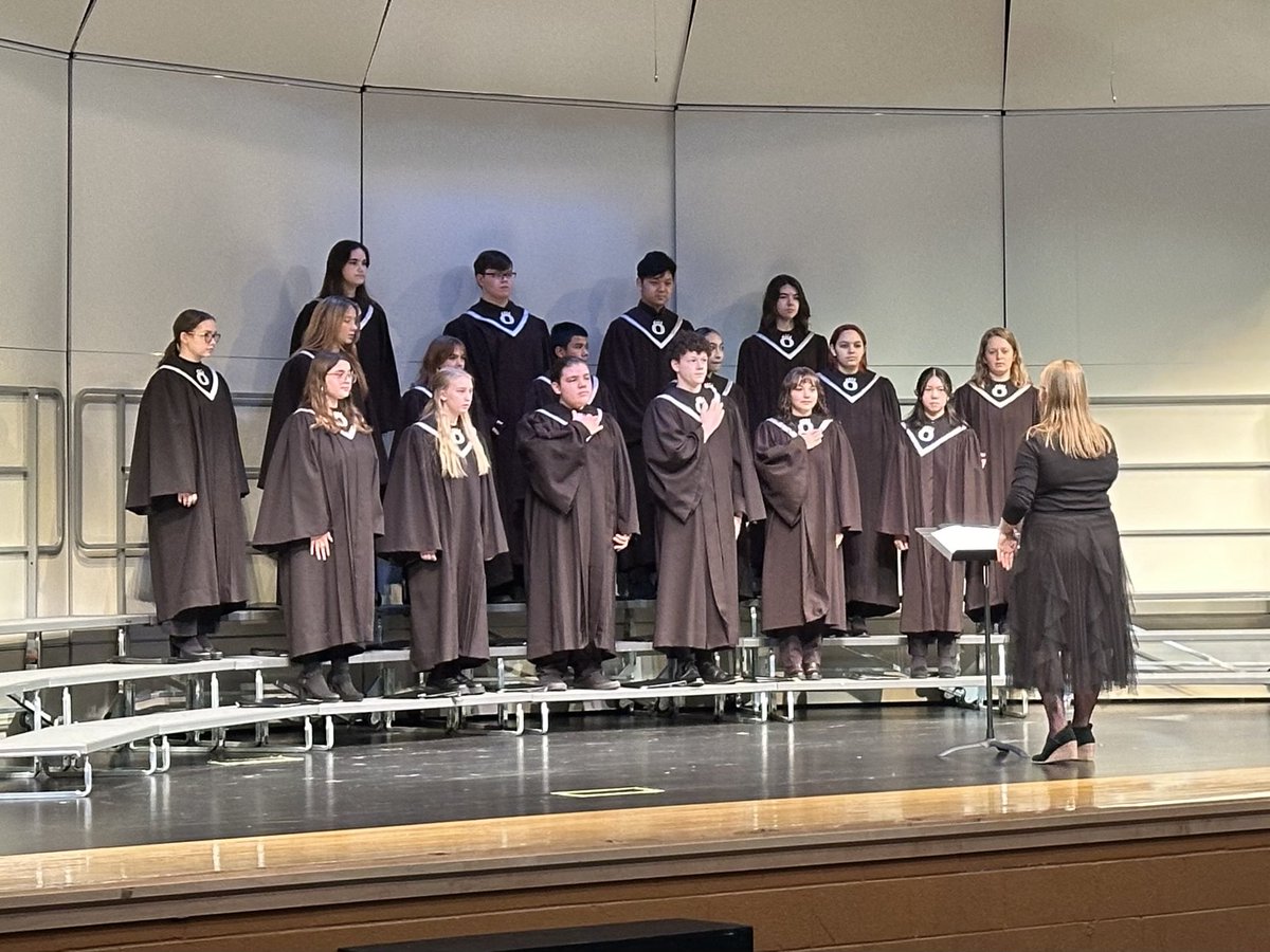 Kelly Kirby (@kirbyfcps) on Twitter photo Way to go Mrs Grimm and the OHS choir 🎶 <a href="/OHSBearmusic/">Oakdale Instrumental Music</a> Way to go Mrs Grimm and the OHS choir 🎶 <a href="/OHSBearmusic/">Oakdale Instrumental Music</a>
