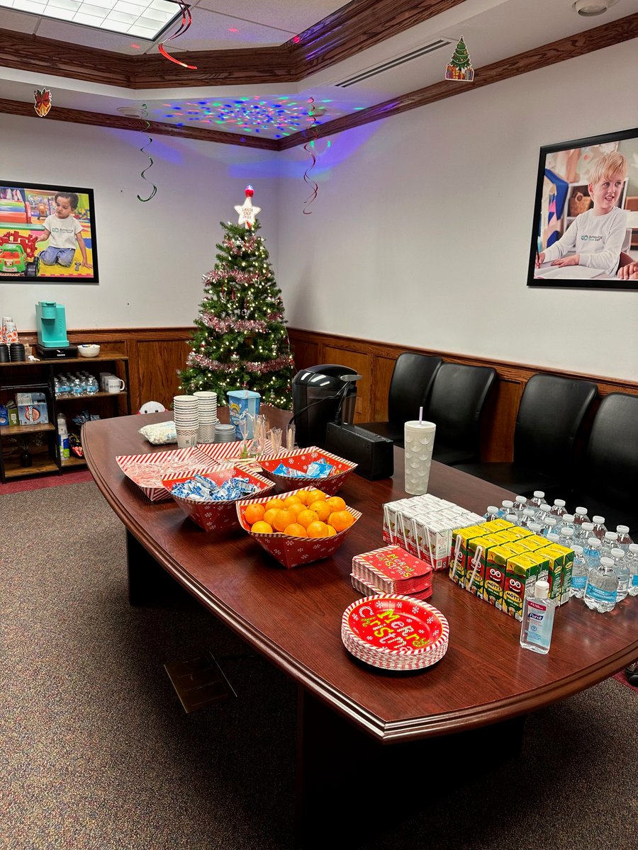 Our new Hagerstown Center for Achievement had a very special visitor last night! 🎅

#ATS #AchievingTrueSelf #centerforachievement #hagerstown #hagerstownmd #santa #santaclaus #santaclausiscomingtotown #families #community #autism #sensoryfriendly #sensoryfriendlysanta