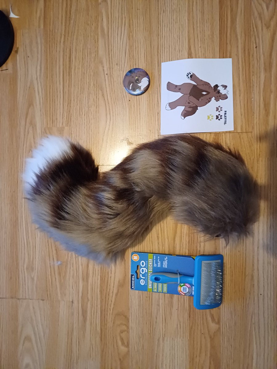 UndeadKCreation's tweet photo. Happy #FursuitFriday ! I currently have some beautiful beginner furry / fursuit bundles up on my Etsy right now! Comes with full character rights, a button badge, a digital reference, a brush and tail!!
#furry #fursuit #fursona https://t.co/YSRZ2m06Zy