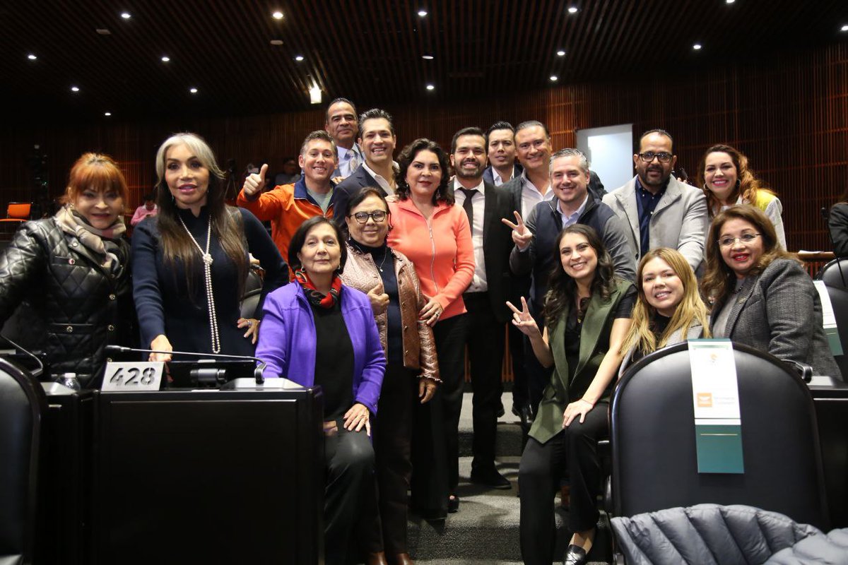 Muy orgulloso de pertenecer a la #bancadanaranja que representa la alegría y sobre todo a la ciudadanía. Estamos #maspuestosquenunca por un México con futuro, futuro.🍊 

#movimientociudadano #movimientonaranja #Movim