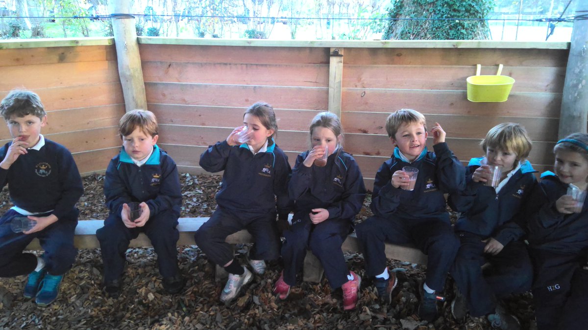 HZG_OutdoorEd's tweet photo. #HazlegroveYear3 enjoyed some festive singing followed by a hot chocolate surprise this afternoon! #HazlegroveOutdoorEd #AdventureAwaits https://t.co/TjsTsL2MLf