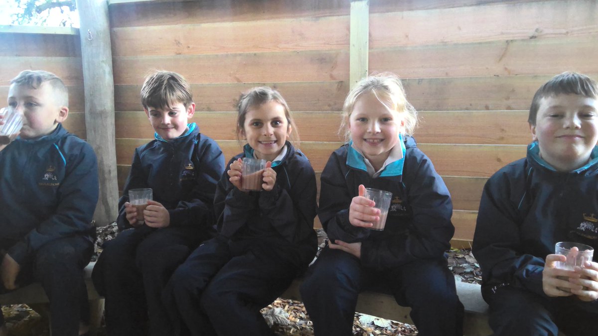 HZG_OutdoorEd's tweet photo. #HazlegroveYear3 enjoyed some festive singing followed by a hot chocolate surprise this afternoon! #HazlegroveOutdoorEd #AdventureAwaits https://t.co/TjsTsL2MLf