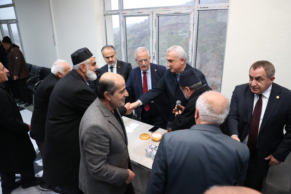 Valimiz Sn <a href="/Valiavnicakir/">Avni Çakır</a> ,Bursa Milletvekilimiz Sn <a href="/MufitAydin16/">Muhammet Müfit Aydın</a> ,Bursa Büyükşehir Belediye Başkanı Sn <a href="/Alinuraktas70/">Alinur AKTAŞ</a> ,Belediye Başkanımız Sn @Feyat_Asya ,Yıldırım Belediye Başkanı Sn @Oktayyilmaz16 ,İl Başkanımız Sn <a href="/MelikEmre1/">Melik Emre</a> ,Eski Muş Belediye Başkanımız Sn Necmettin Dede ve