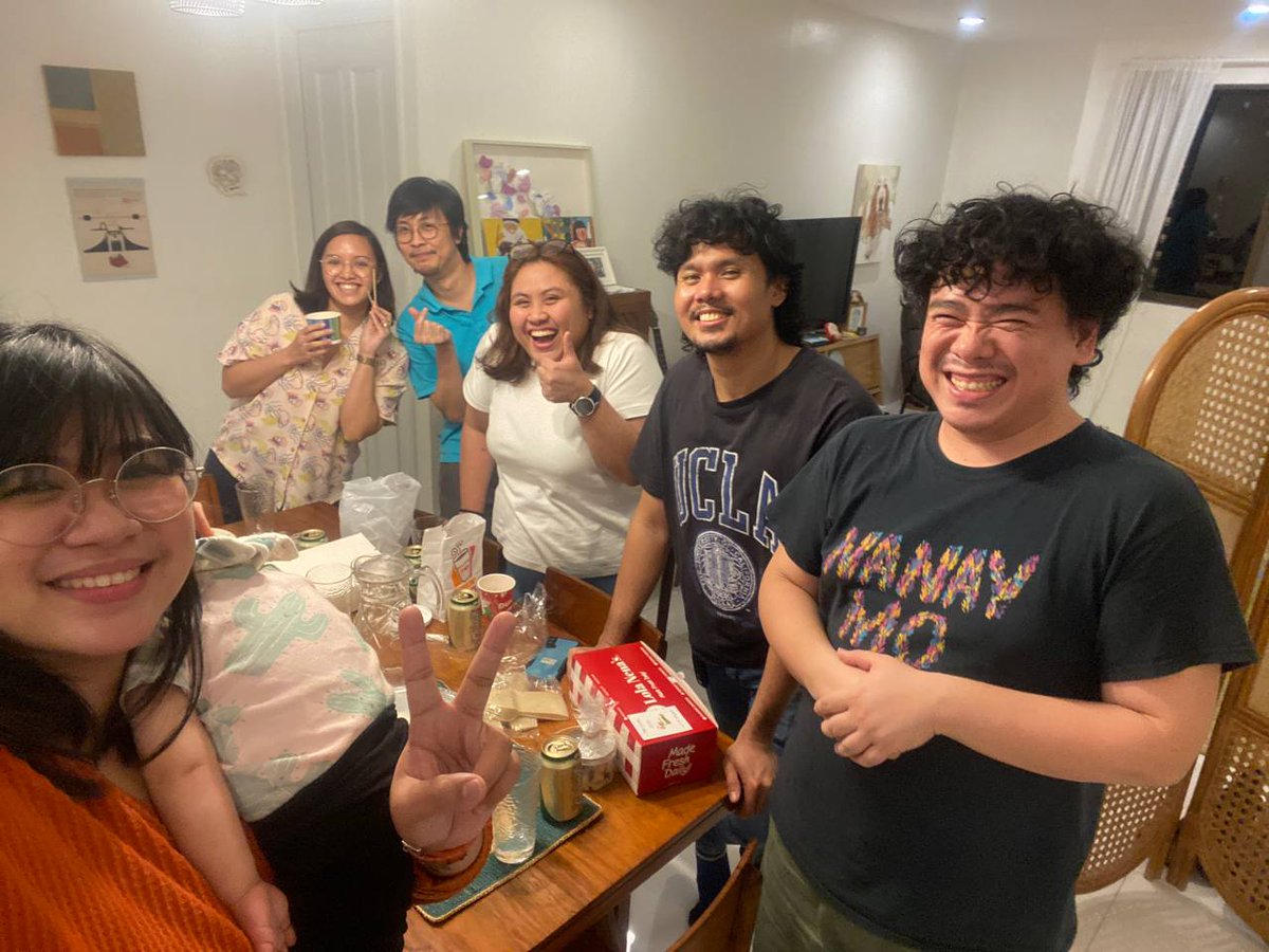 TheOnePesos's tweet photo. A little year end party with the Peso Fam!!!!

(V incomplete but happy holidays!!!!!) https://t.co/EpBhyvMSvZ