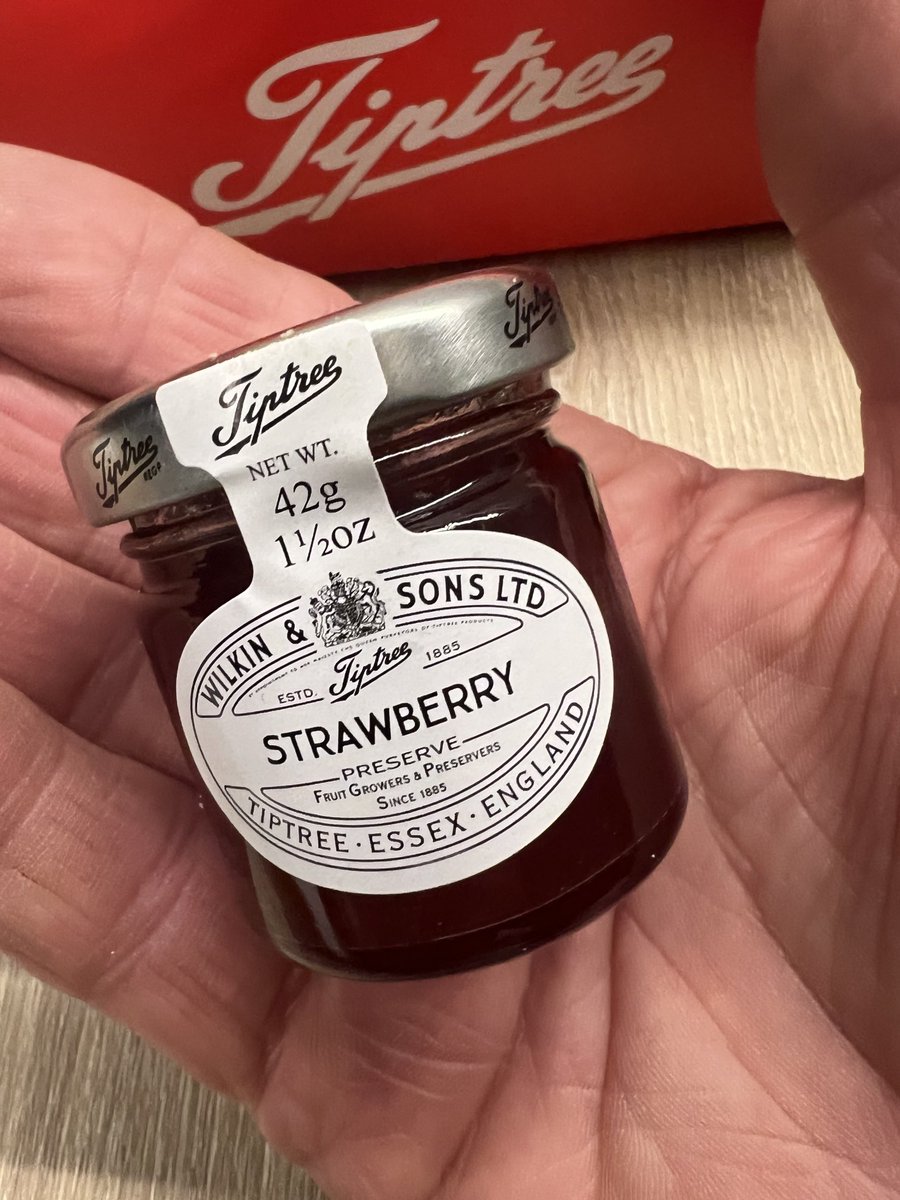 SaltySeadog's tweet image. Recognised the world over this tiny jar of ⁦@tiptree⁩ magic comes from ⁦@VisitEssex.⁩ But do you know how many pots they make a day? Is it 50K, 100K or 350 K  ? ⁦⁦@TravWriters⁩ ⁦@CW_Guild⁩ #escapetheeveryday #weekendbreak ⁦@wearebigwave⁩