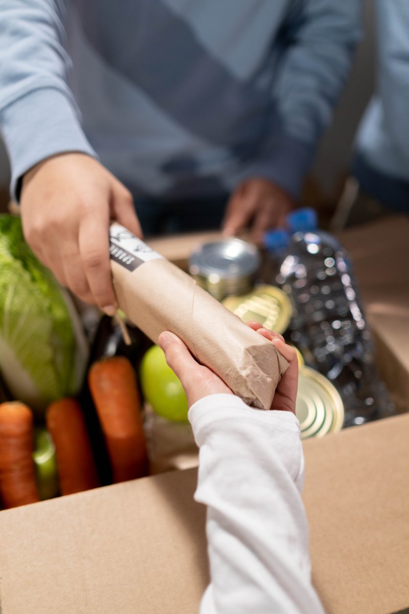 ICYMI Food banks are an important lifeline for millions of Canadians, but growing evidence shows that charity is not a durable solution to food insecurity: research2reality.com/science-societ… @uoftnews @researchuoft @DalhousieU @DalNews @UNB @UofT_dlsph @proofcanada @RoyalRoads