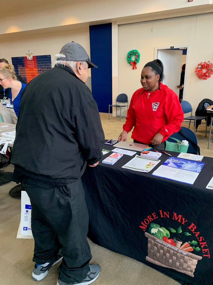 basket_more's tweet photo. This week, the MIMB team participated in the Health Fair hosted by the Durham Center for Senior Life. We enjoyed speaking to the community about SNAP in North Carolina and sharing our resources with the community.
#mimb #events #SNAP https://t.co/hfsFT6D3fW