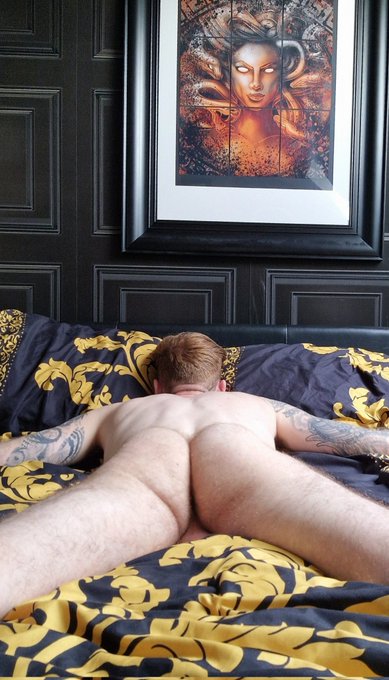 Waiting for a 🍆 to breed my 🍑 🦊😏 https://t.co/LNII3CXqgF