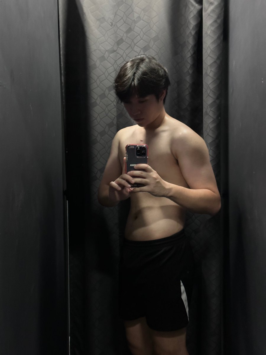 ขี้เเอคหว่ะ🧏🏻‍♂️