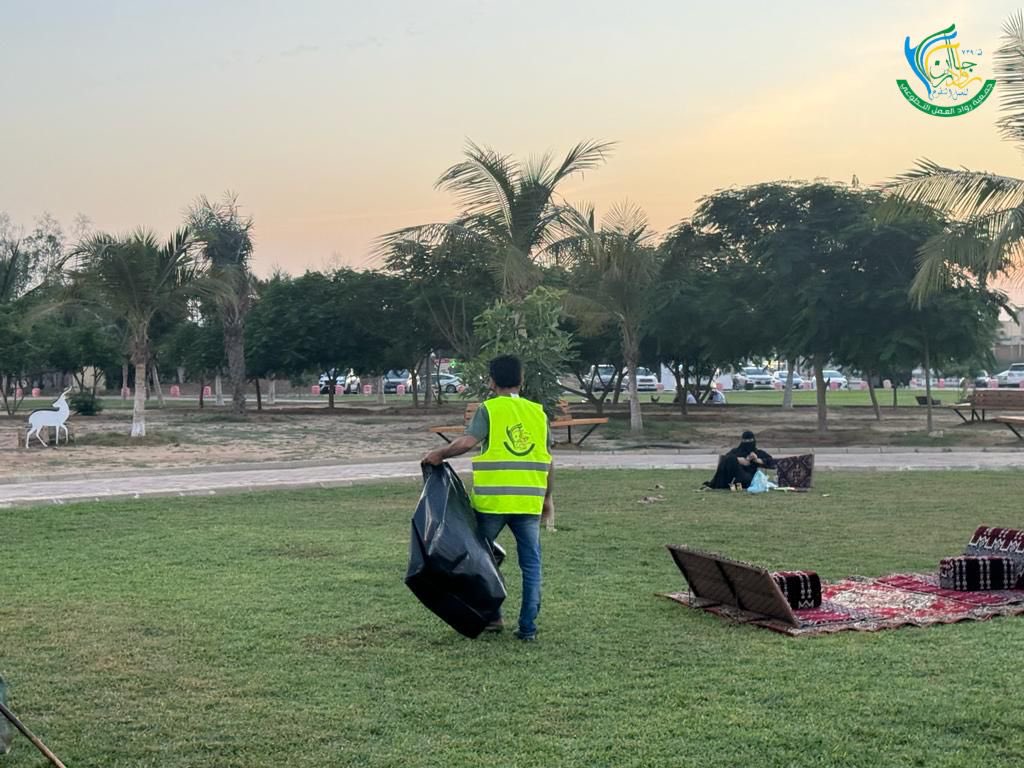RowadTw3's tweet photo. #مبــــادرات | 

#فريق_أصدقاء_البيئة_التطوعي بمحافظة أبي عريش التابع للجمعية ينفذ مبادره بعنوان “بيئتي مسؤليتي” وذلك بالتعاون مع بلديه أبي عريش .  

تهدف المبادرة إلى رفع الوعي المجتمعي ودور كل فرد في الحفاظ على البيئة . 

📍 محافظة أبو عريش 
🗓️ يوم الأربعاء 6 ديسمبر 2023م https://t.co/RLnvoVgtd7