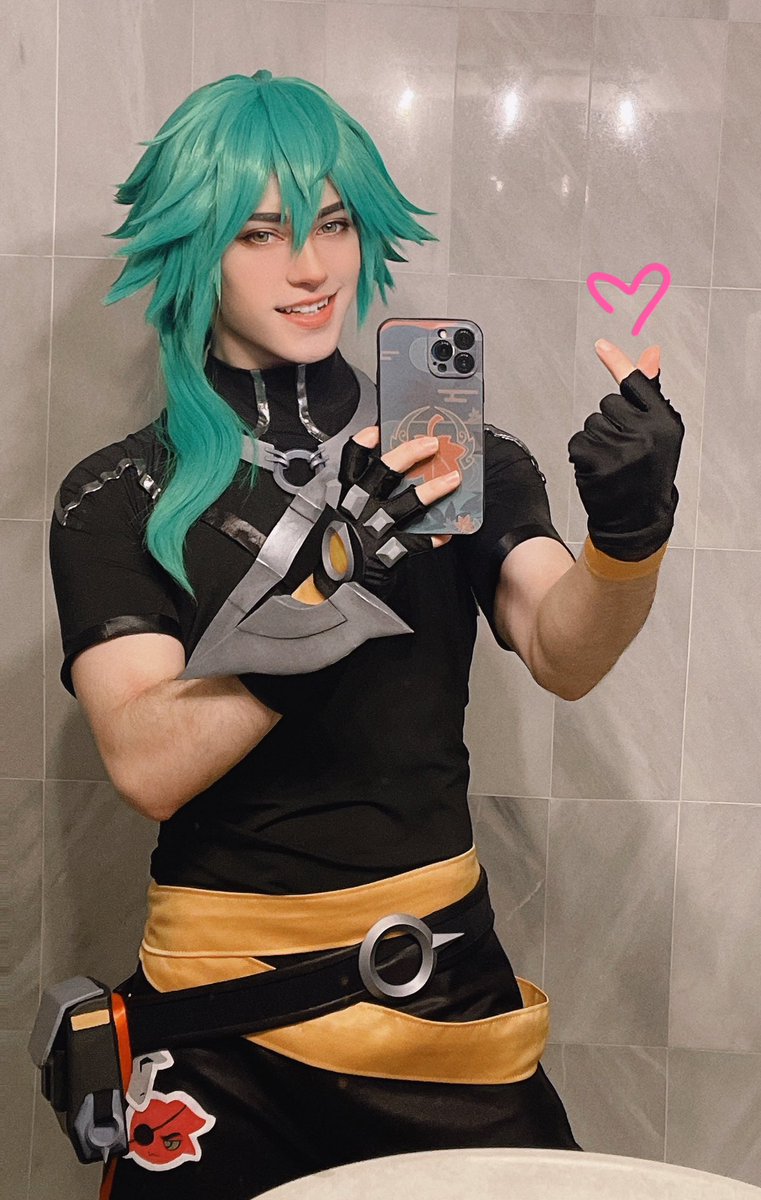 geheichou's tweet photo. Heartsteel Ezreal debut! 💚✨ https://t.co/6m3DBOw9Iz