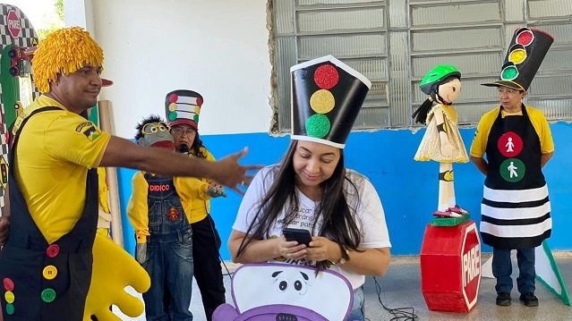 detranro's tweet photo. Detran Rondônia, exemplo de gestão de qualidade nas atividades de trânsito

📷Para saber mais, leia a notícia completa no Portal do Governo de Rondônia: https://t.co/C1hkhnPW5N

#DetranRO #JuntosSalvamosVidas #Rondônia #Homenagem https://t.co/HMcqN8jzuE