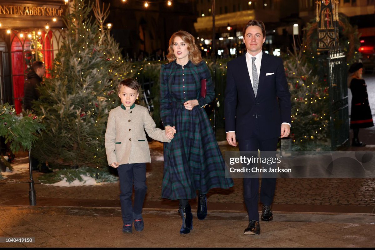 The Princess of Wales and guests arrive at her ‘Together at Christmas’ Carol concert at @wabbey this evening