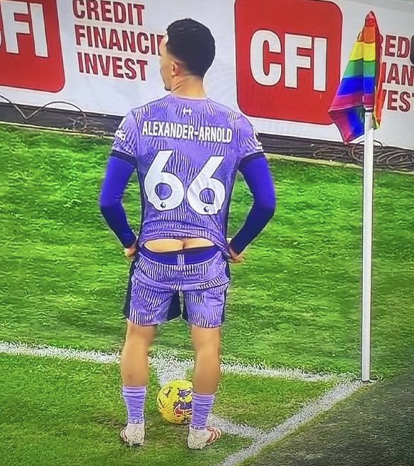 SkengManStill's tweet photo. Trent Alexander arse hole https://t.co/GHJFK1cleN