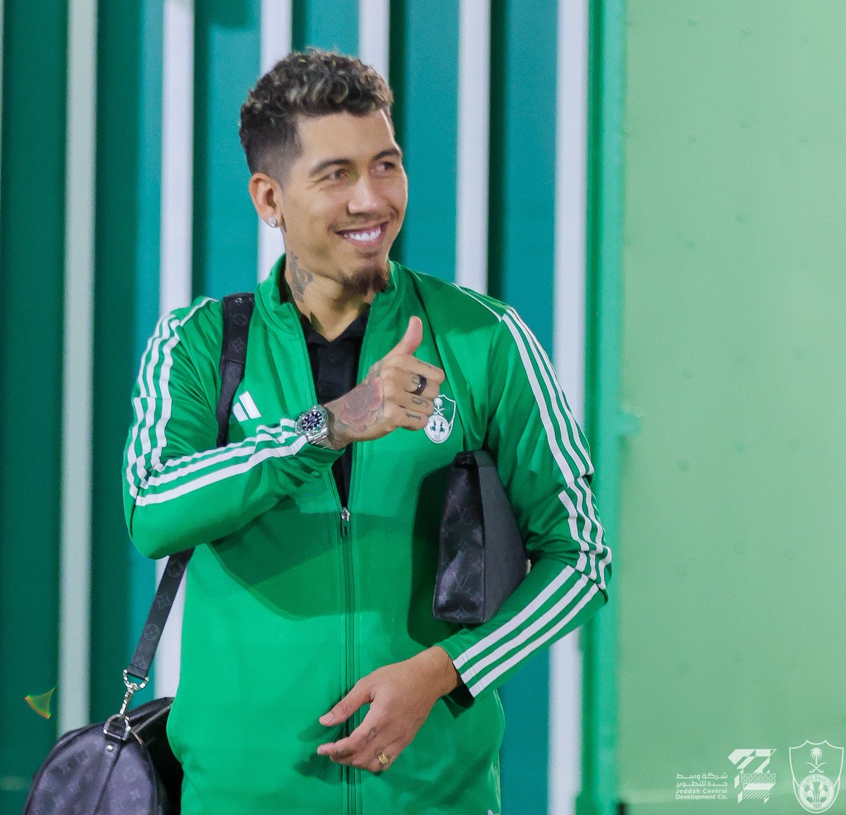 ALAHLI_FC's tweet photo. 🛫 في طريقنا إلى الطائف 
#الأهلي_الرائد https://t.co/tKuuZWoRmh