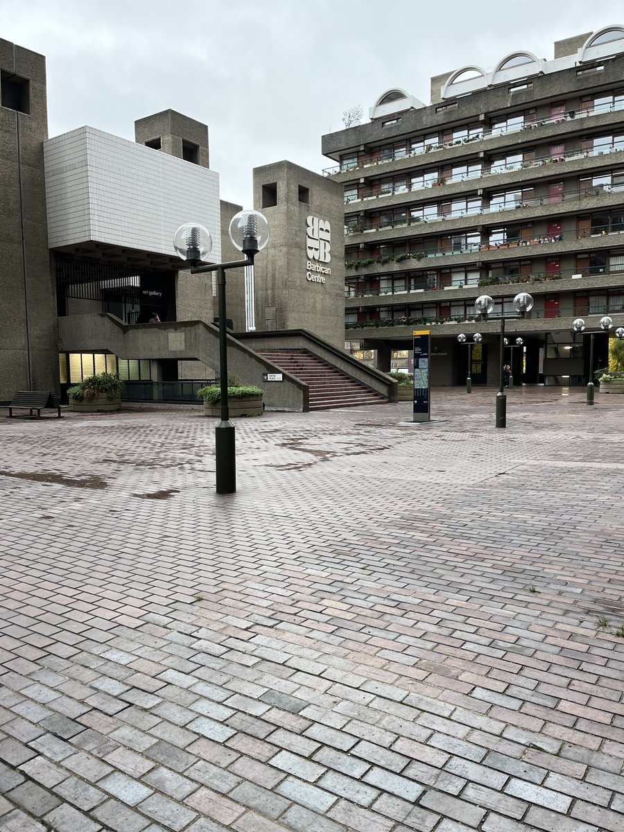 GeorgesGazette's tweet photo. Site with the most locations? The Barbican Centre! There are about 10! Here are some of the most famous.
https://t.co/DHrEeTcGwQ
#LockwoodLocations
#SaveLockwoodandCo https://t.co/jFxmEpKf49