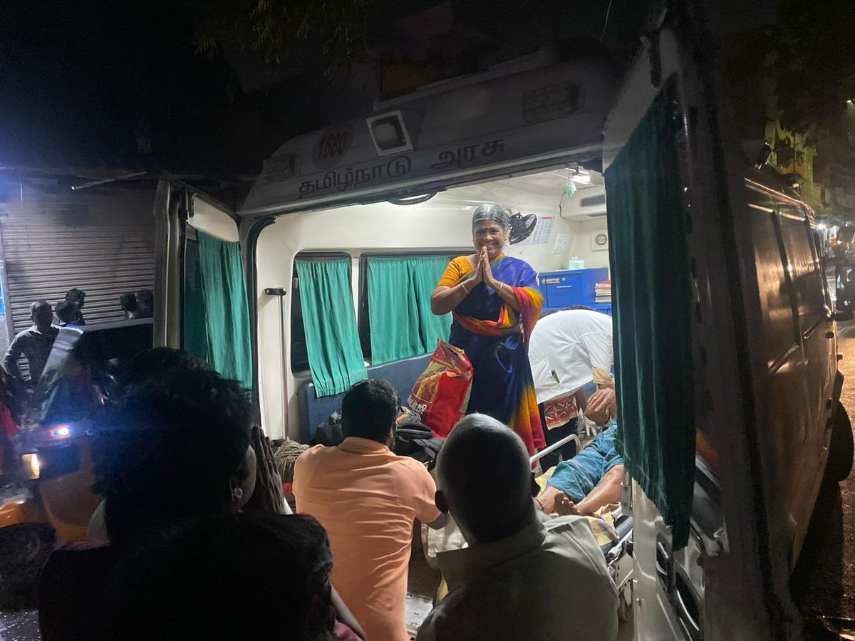 TRBRajaa's tweet photo. #Rescued 🙏🏾 

An elderly person from #Kondungaiyur who needed Medical help in #NorthChennai has been rescued and admitted in Hospital.

Kudos to @DMKITwing Dy Sec @slbala, Dmk office bearers Srinivan Annan and Senthoor Pandi Annan for having helped 🙏🏾

#ChennaiRains #களத்தில்_திமுக 🌄