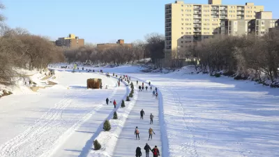 Penalosa_G's tweet photo. #UrbanHealth #WalkabilityMatters
Huge study: 1.8 million participants over 15 years.
Canadian adults who live in walkable neighbourhoods have lower rates of cardiovascular and non-accidental mortality. Highest benefits in lowest socioeconomic.
#Cities4everyone have SAFE streets. https://t.co/GFDW2gK0W5