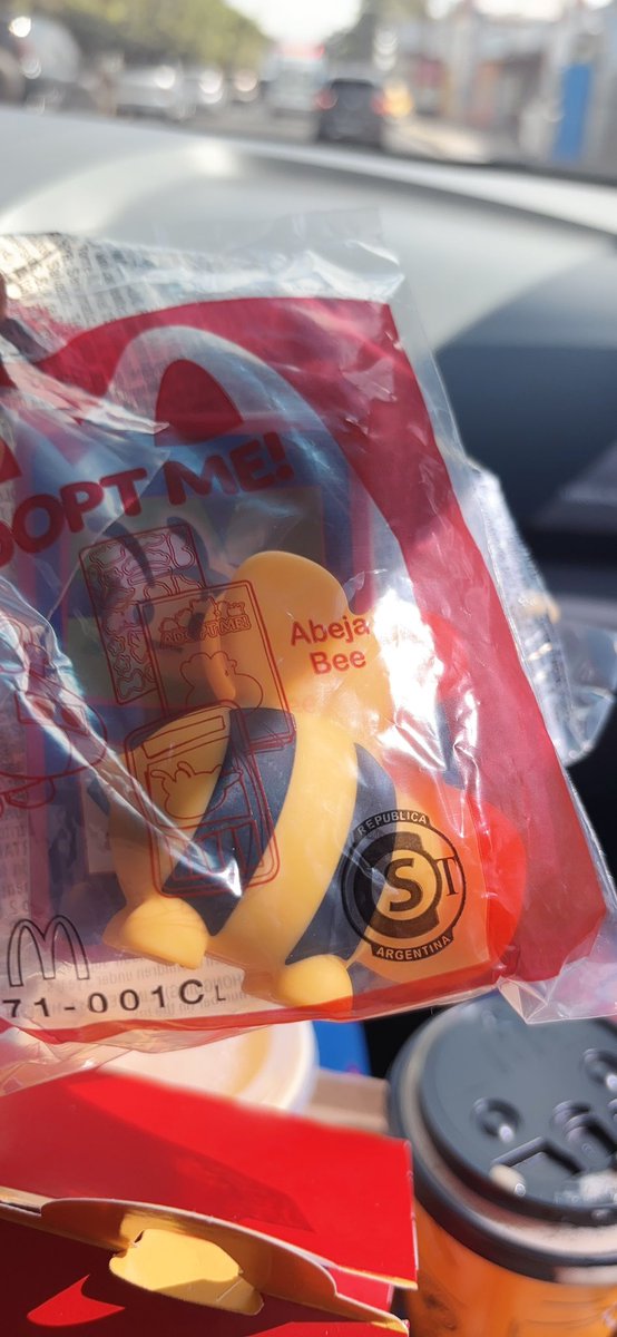 Tradeo abeja, busco león 🦁 

Nouuuu tengo repetida la abeja basta 😭