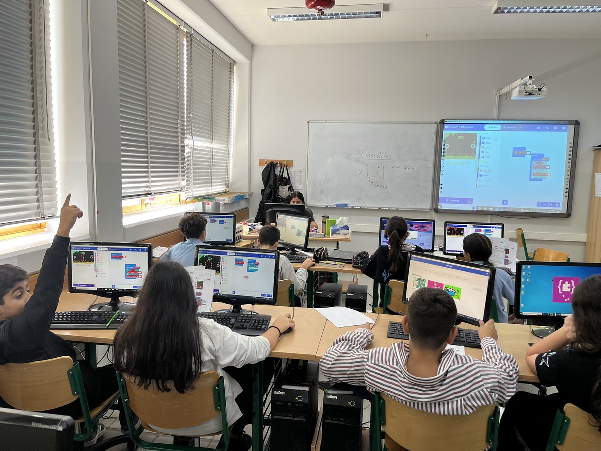 GhidaRamlawi's tweet photo. Grade 6 students viewing the output of their makecode script on a real microbit
@hhhsinfo @didisaleh @nassarsimone https://t.co/eGBqPyNMfh
