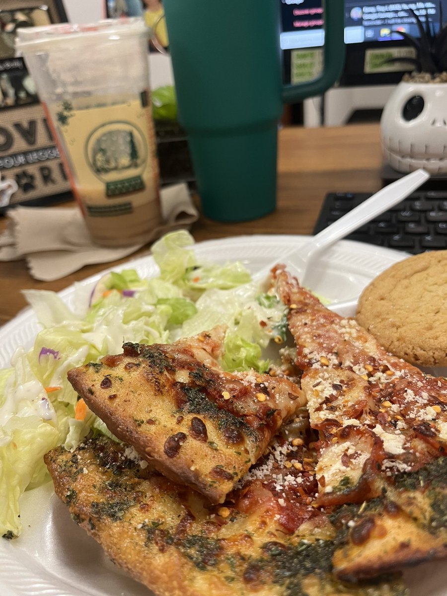 Thank you to our sponsors <a href="/CenterCourtPzza/">Center Court</a> <a href="/GoddardSchool/">The Goddard School</a> and of course our <a href="/JenksPta/">Jenks PTA</a> for this amazing lunch 🍕🥗