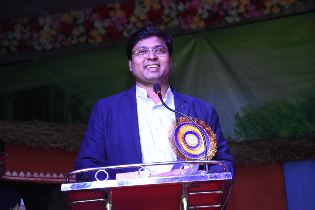 scstdevdept's tweet image. RDC North Dr Suresh Chandra Dalai &amp;amp; Hockey India President Padma Shri Dr @DilipTirkey graced Zonal #Sargiful Day-2. They appreciated skills of tribal students &amp;amp; wished them success.
@roopars