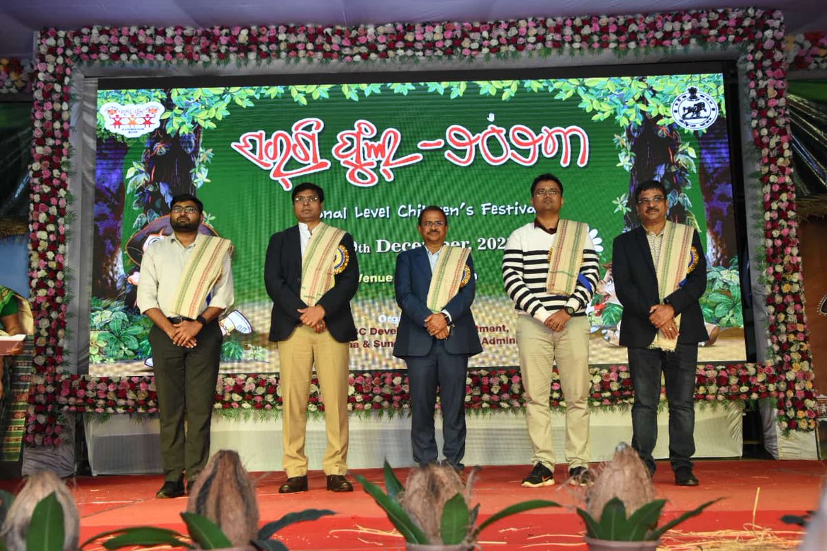 scstdevdept's tweet image. RDC North Dr Suresh Chandra Dalai &amp;amp; Hockey India President Padma Shri Dr @DilipTirkey graced Zonal #Sargiful Day-2. They appreciated skills of tribal students &amp;amp; wished them success.
@roopars