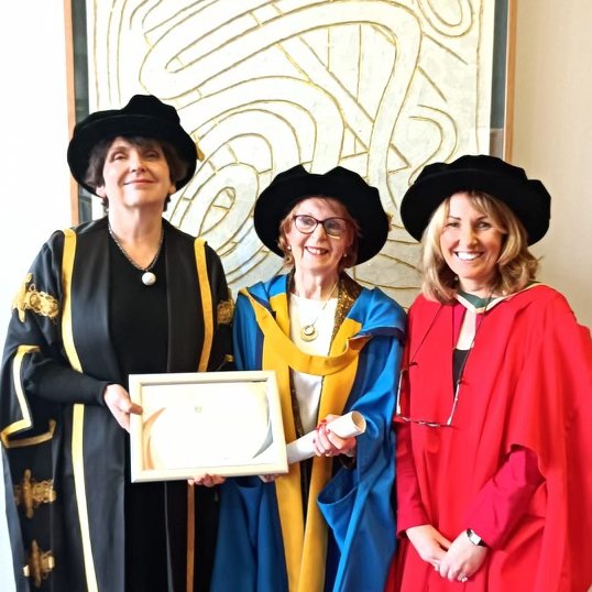 Congratulations to our wonderful colleague Dr Ro Aiken on receiving her doctoral degree today. Ro, who was supervised by colleague @JudithHarford, also received the Best PhD Thesis Award from the School of Education. Ro rightly received a huge cheer from students in the audience