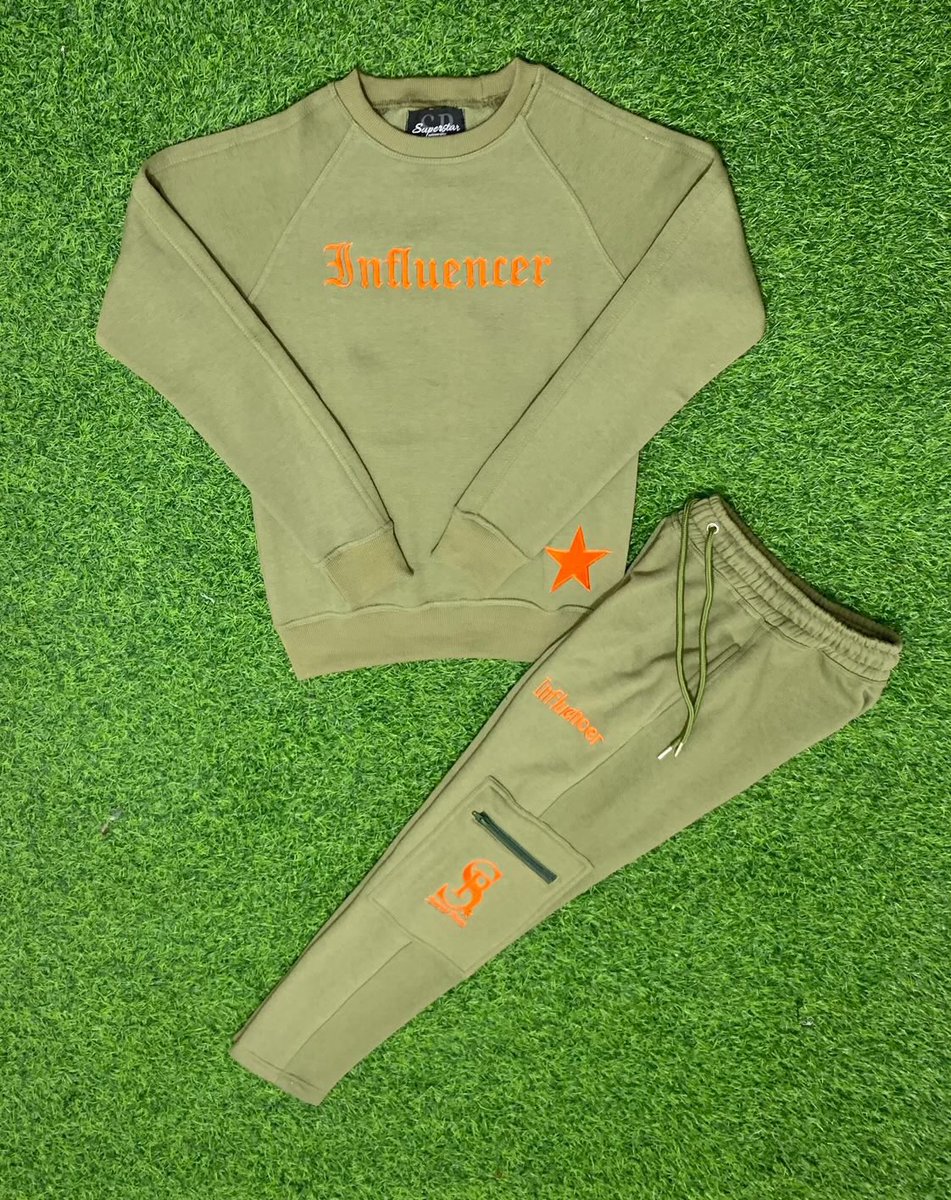 BEAUTY_isTAM's tweet photo. SP “influencer” crewneck set dropping soon
🔥🔥
#winterfashion #sweatshirt #crewnecks #pittsburgh #sweatsuits #superstar #influencer https://t.co/TsEIh83glw