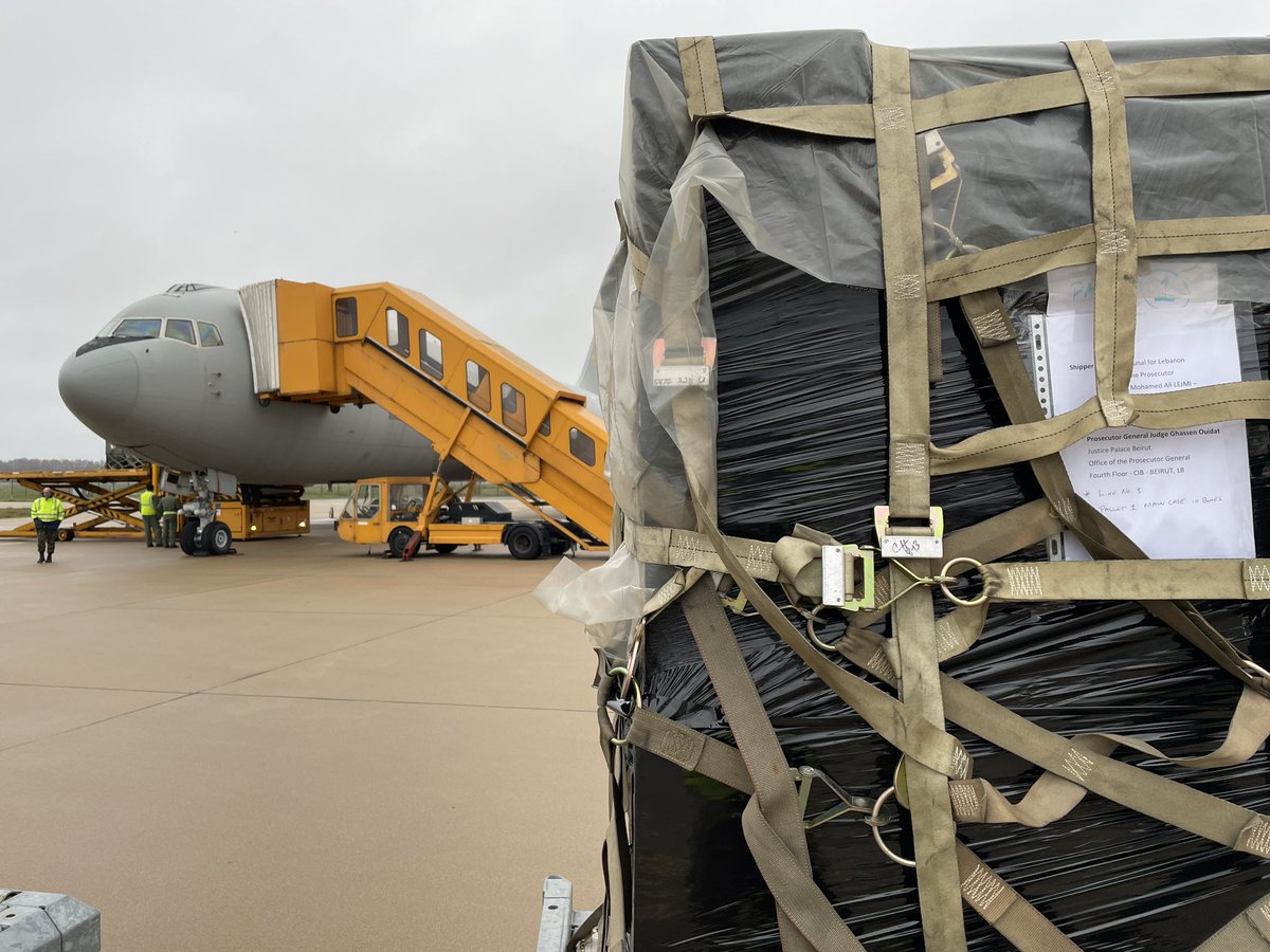 EATC_'s tweet photo. Today, an @ItalianAirForce #KC767A landed at @VlbEindhoven to ensure the transport of some judicial files from the "Special Court for Lebanon" based in the Netherlands🇳🇱to Beirut 🇱🇧.
The mission was performed under #EATC command and control
#AirMobility #TogetherWeGoBeyond https://t.co/xdwFTmWlis