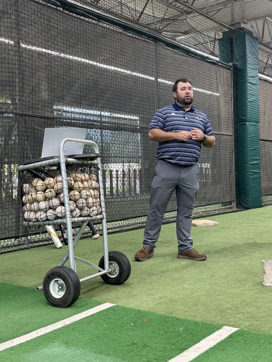 Finishing off our 2023 MSBCA Coaching Clinic is Coach Jack Edmonson on having a aggressive offense ⁦<a href="/SMCC_BB/">SMCC Baseball</a>⁩