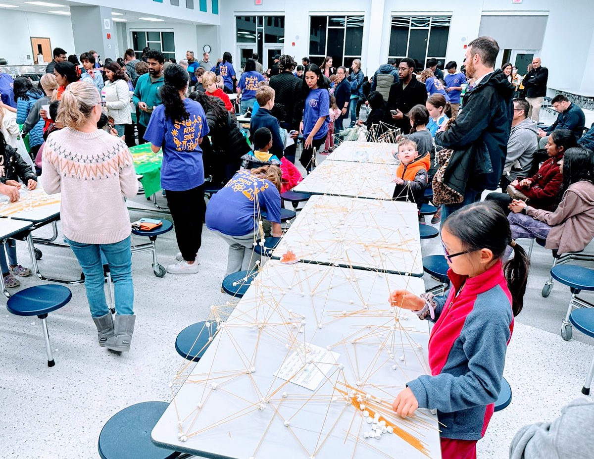 WCPSS's tweet image. .@AFESStars held its first-ever STEM Night on Dec. 7, and the event was a huge success! Apex Friendship High students led activities and even had a clean-up crew that left the school spotless afterward.🙂
