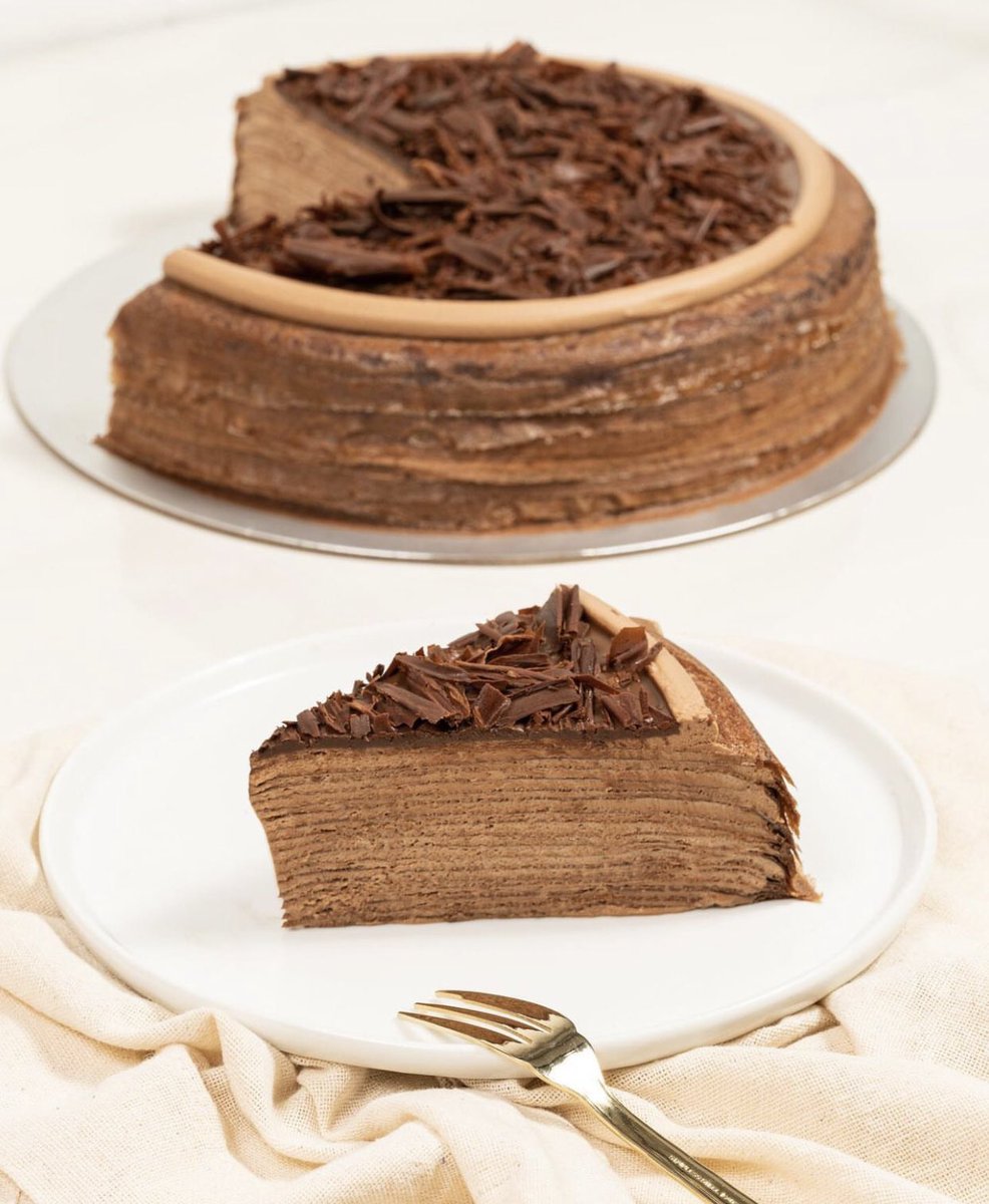 The6LoungeYYC's tweet photo. ✨ Indulge your chocolate cravings with our Amedei Chocolate Crêpe Cake. Crafted for true chocolate lovers, each layer is a symphony of rich Amedei chocolate!
#ladymcakes #yycdesserts #yyccake #Calgary #YYC #CalgaryLife #YYCFoodies #YYCFoods https://t.co/MtmHiw6cBF