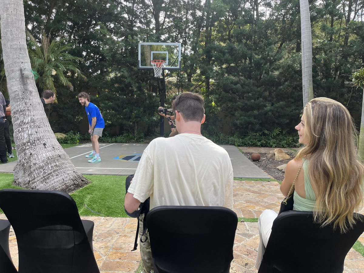 piovincenzo_'s tweet photo. Courtside seats https://t.co/4qrarZQw1a