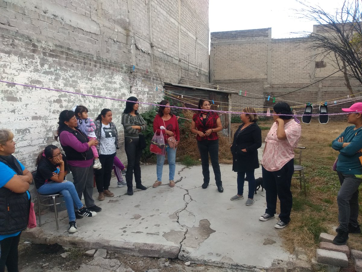 #CadaVezSomosMasYSomosLxsMejores

Conversando con el #EquipoADMM  generando lazos de confianza y de compromiso, buscando el mejoramiento de nuestro municipio #ValleDeChalco.

#EFM
Miguel Ángel Angeles