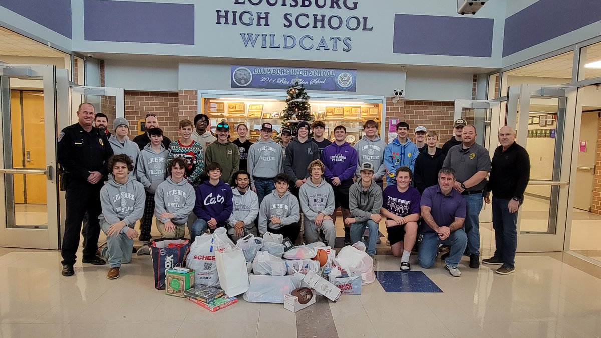 So proud this program! This is the 5th year we've partnered with the Miami County Sheriff's Office Cops For Tots program for our annual philanthropy project. Thank you to everyone who help donate toys and gifts this year!

#WildcatWrestling #LouisburgMade #Philanthropy