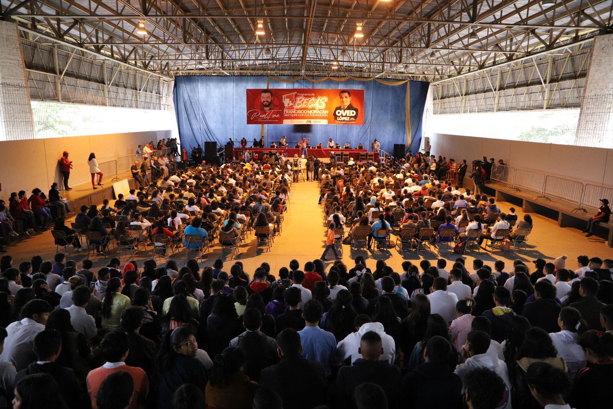 BancadaLibre's tweet image. Vicepresidente del Congreso Nacional, @raseltome, junto al diputado @ovedlopezr, con el apoyo de la @Sedesolhn, en compañía del alcalde del Distrito Central, @JorgeAldanaB y el embajador de la República de China en Honduras, Yu Bo, entregan Becas Solidarias: Francisco Morazán…