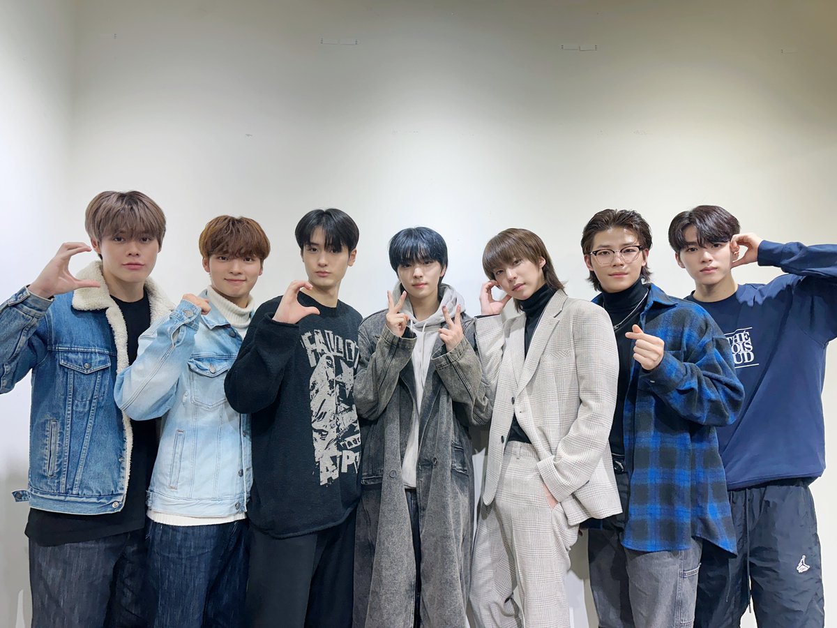 [📸]

💥⌁ 2023.12.08
💥⌁ 팬사인회 

#GHOST9 #고스트나인 
#RUCKUS #ARCADE #ARCADE_O