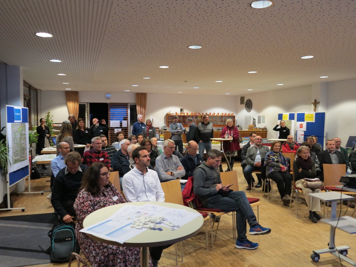 ASCEND_eu's tweet photo. Munich's journey to #ClimateNeutrality by 2035 is in full swing!💫

On 28 Nov, the first info event was held in the Harthof district, attended by 30+ homeowners &amp; property managers🏠🙌.

To find out what was discussed, visit https://t.co/oyEXsgX7kN

@StadtMuenchen #PCED https://t.co/v77FuPIKCP