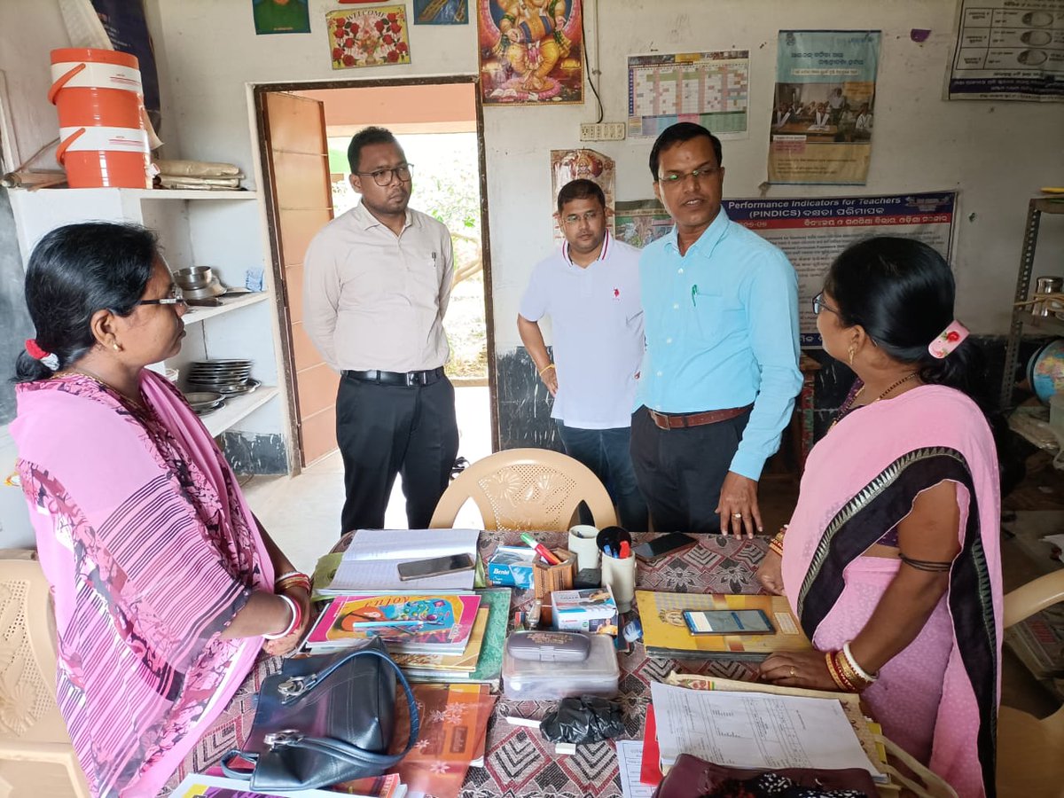 Subcollect58642's tweet photo. Booth Visit by ERO &amp; Sub-Collector, Jajpur during SSR-2024 https://t.co/uOzUIZShCJ