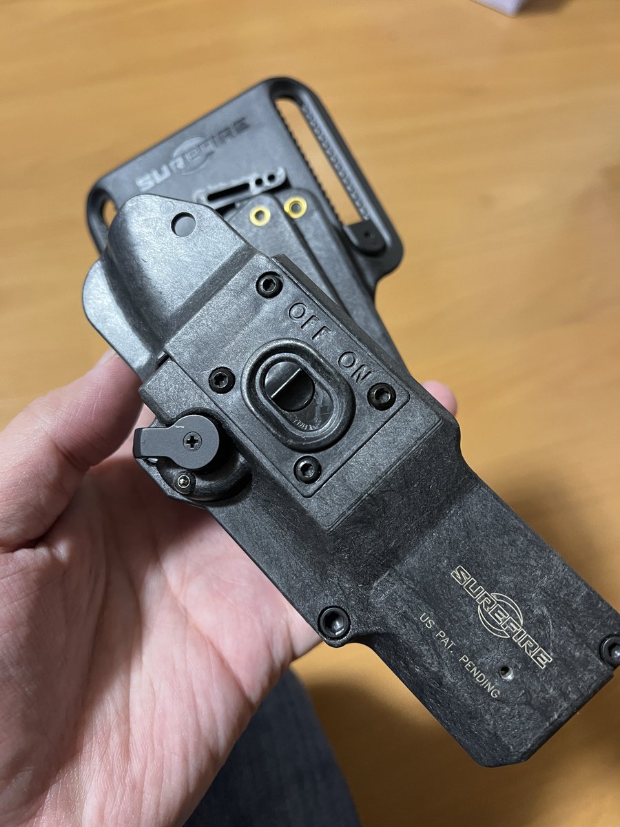 masaya_o's tweet photo. シュアファイアのなんかすごいホルスターを手に入れていた!
ライトがない!
#surefire
#masterfire https://t.co/ZwnEASkJ3B
