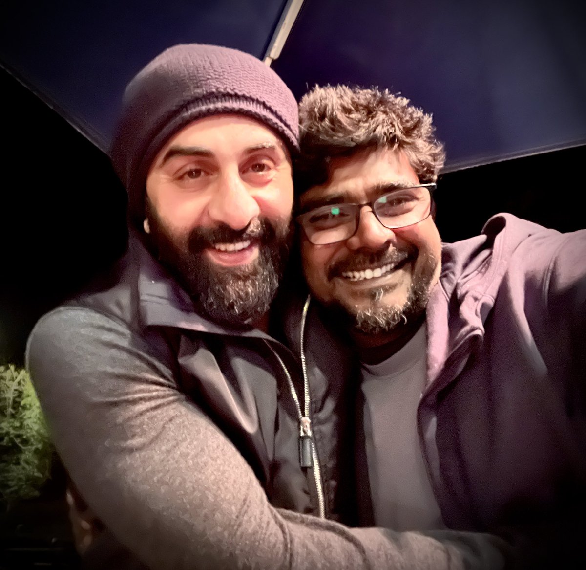 sureshsrajan's tweet photo. Great human ,great actor ,great time superb fun ,wonderful experience…. ❤️#animal #ranbirkapoor #sandeepvanga #indianfilm #animalfilm #AnimalTheFilm #greathuman #greatactor #greattime #superbfun #wonderfulexperience #ranbirkapoorfan #sureshselvarajan #animalranbirkapoor https://t.co/gaddFRApo6