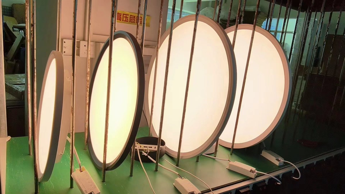 Fenixledlight's tweet image. Diameter600*H20mm 48W 4320lm chain Suspended round led panel light are with 5years warranty,please contact to fenix@litestarled.com

#roundledpanellight
#roundledlight
#chainsuspendedledpanellight
#48Wledpanellight
#ledpanellight
#suspendedledpanellight
#litestarled.com